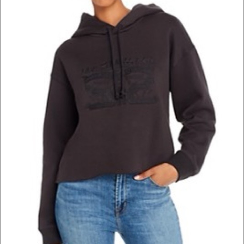 Levi’s Fleece-Lined Cropped Hoodie